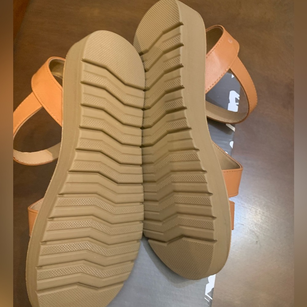 Soda 8.5 cognac sandals